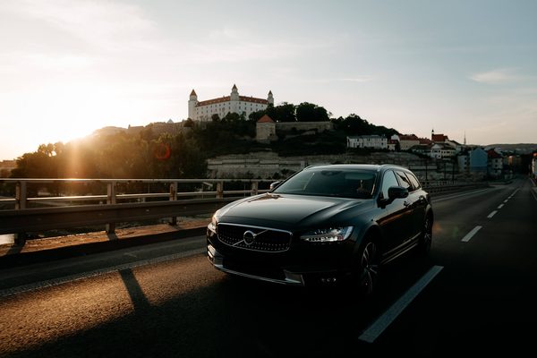 Volvo V90 pod Bratislavským hradom