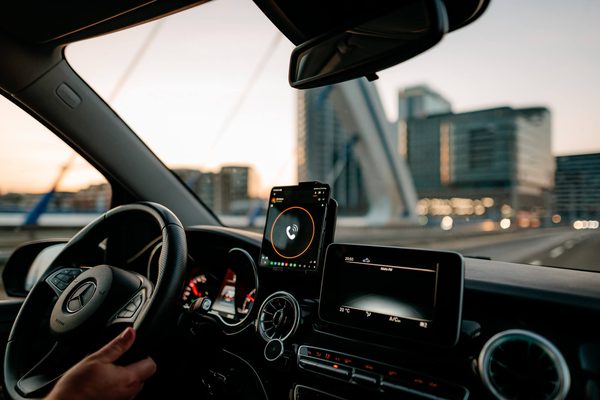 Nočná jazda - palubná doska Mercedes