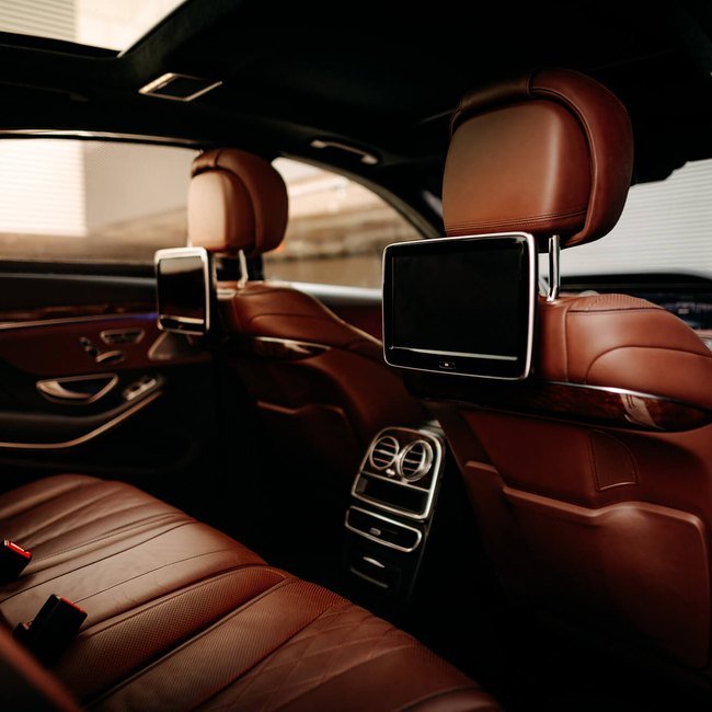 Zadné sedadlá Mercedes S-Class s multimédiami