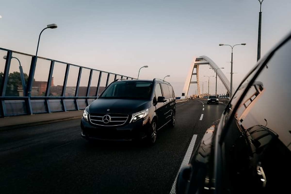 Mercedes V-Class na Moste SNP v Bratislave